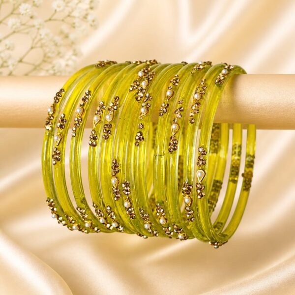 Pista Pearl Bangles